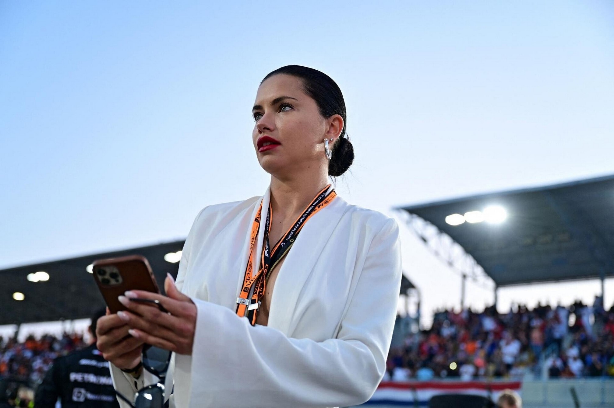 adriana-lima-braless-in-qatar-thefappening-cfd-6 adriana lima braless in qatar thefappening cfd 6