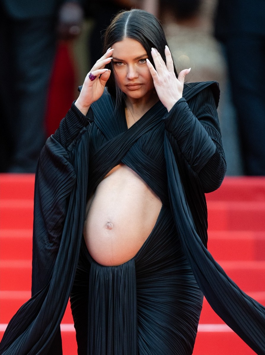 adriana-lima-pregnant-thefappening-cfd-20 Adriana Lima Fappening