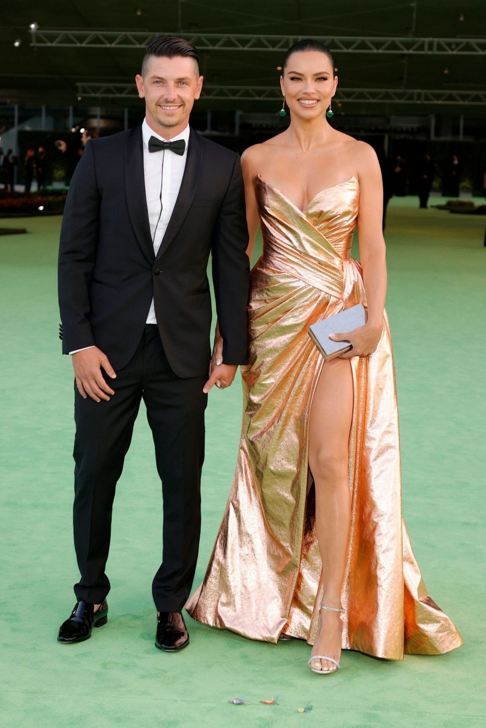 adriana-lima-sexy-in-golden-dress-thefappening-cfd-13 adriana lima sexy in golden dress thefappening cfd 13