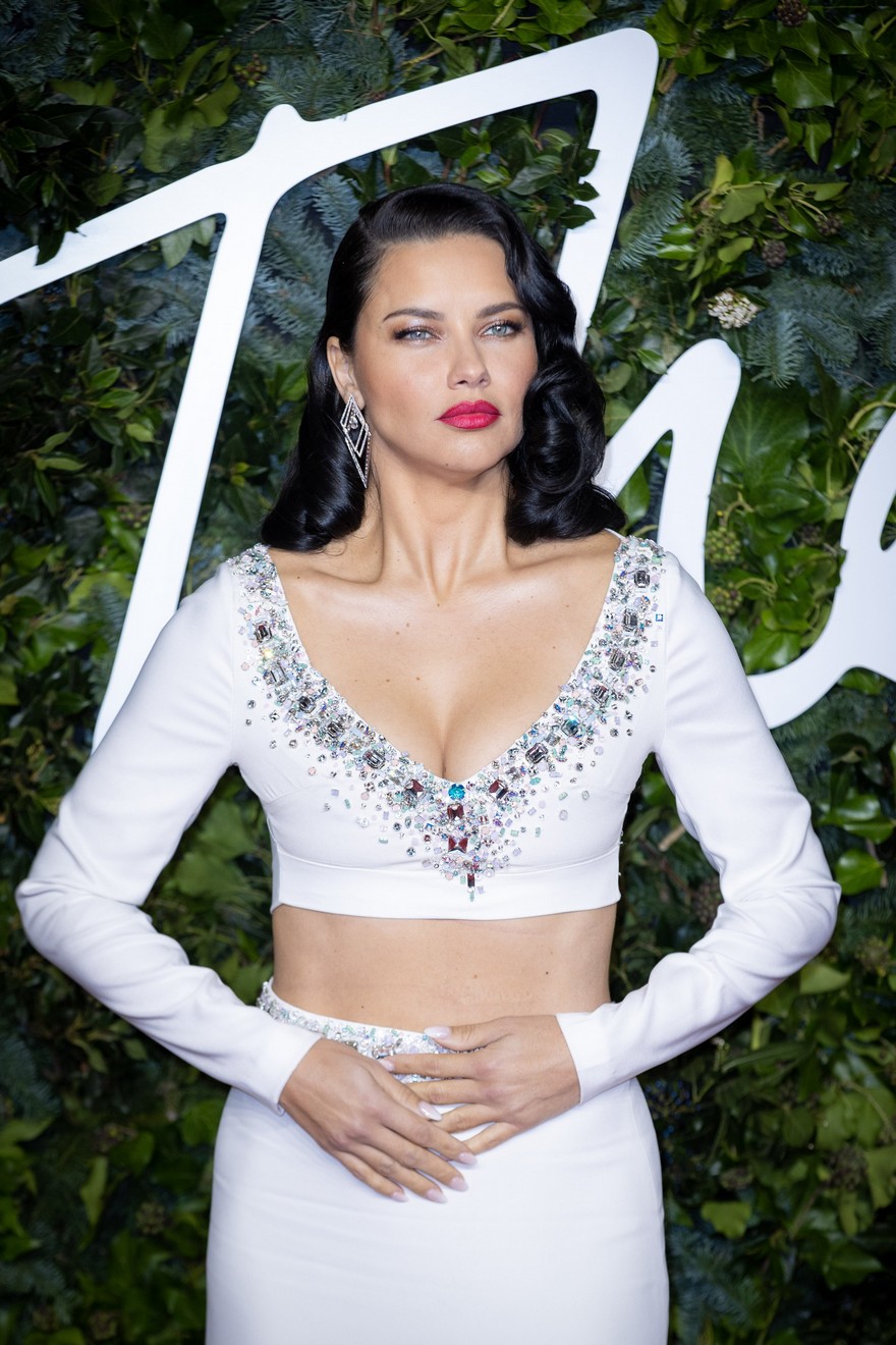 adriana-lima-upskirt-thefappening-cfd-16 adriana lima upskirt thefappening cfd 16