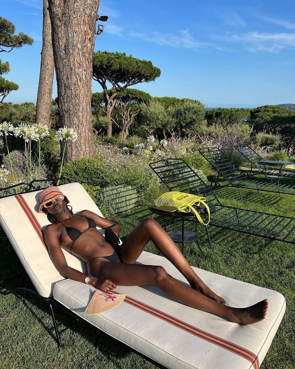 adut-akech-bior-bikini-thefappening-cfd-12 Adut Akech Bior Sexy Bikini
