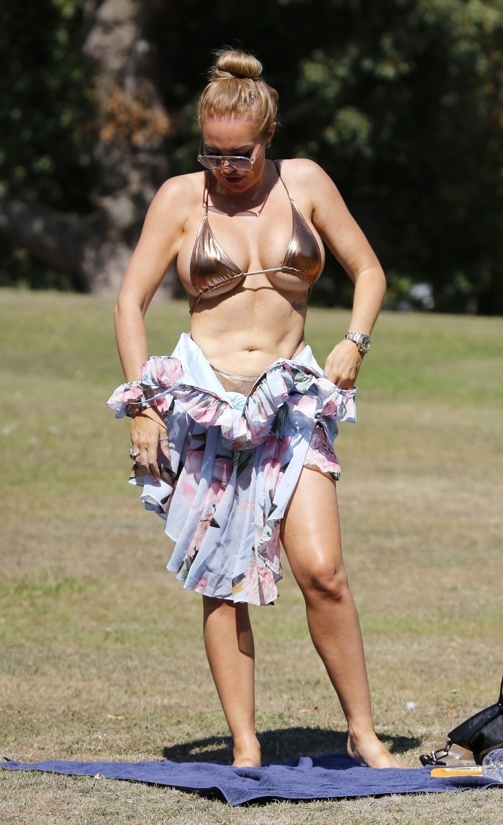 aisleyne-horgan-wallace-covered-nakedness-on-the-beach-thefappening-cfd-10 aisleyne horgan wallace covered nakedness on the beach thefappening cfd 10