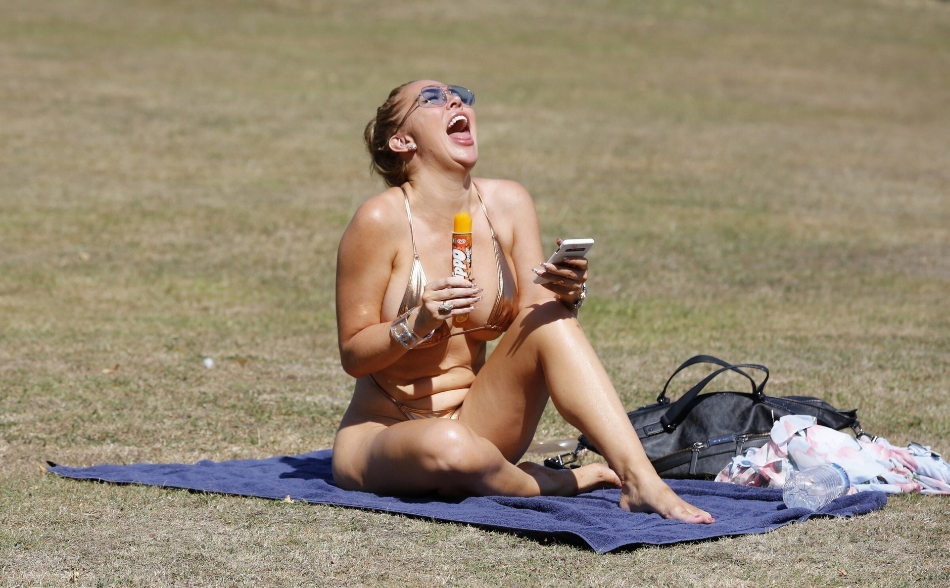 aisleyne-horgan-wallace-covered-nakedness-on-the-beach-thefappening-cfd-11 aisleyne horgan wallace covered nakedness on the beach thefappening cfd 11