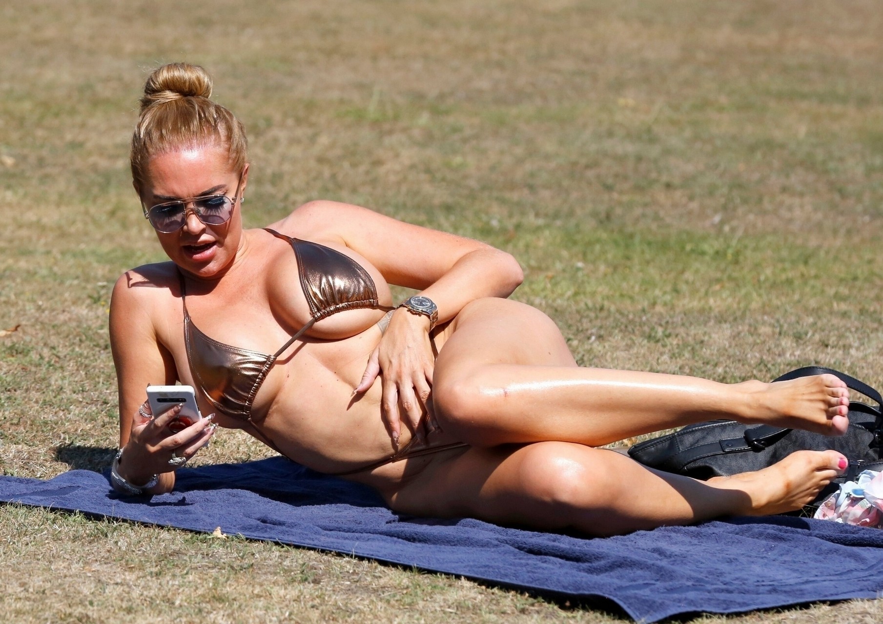 aisleyne-horgan-wallace-covered-nakedness-on-the-beach-thefappening-cfd-31 aisleyne horgan wallace covered nakedness on the beach thefappening cfd 31