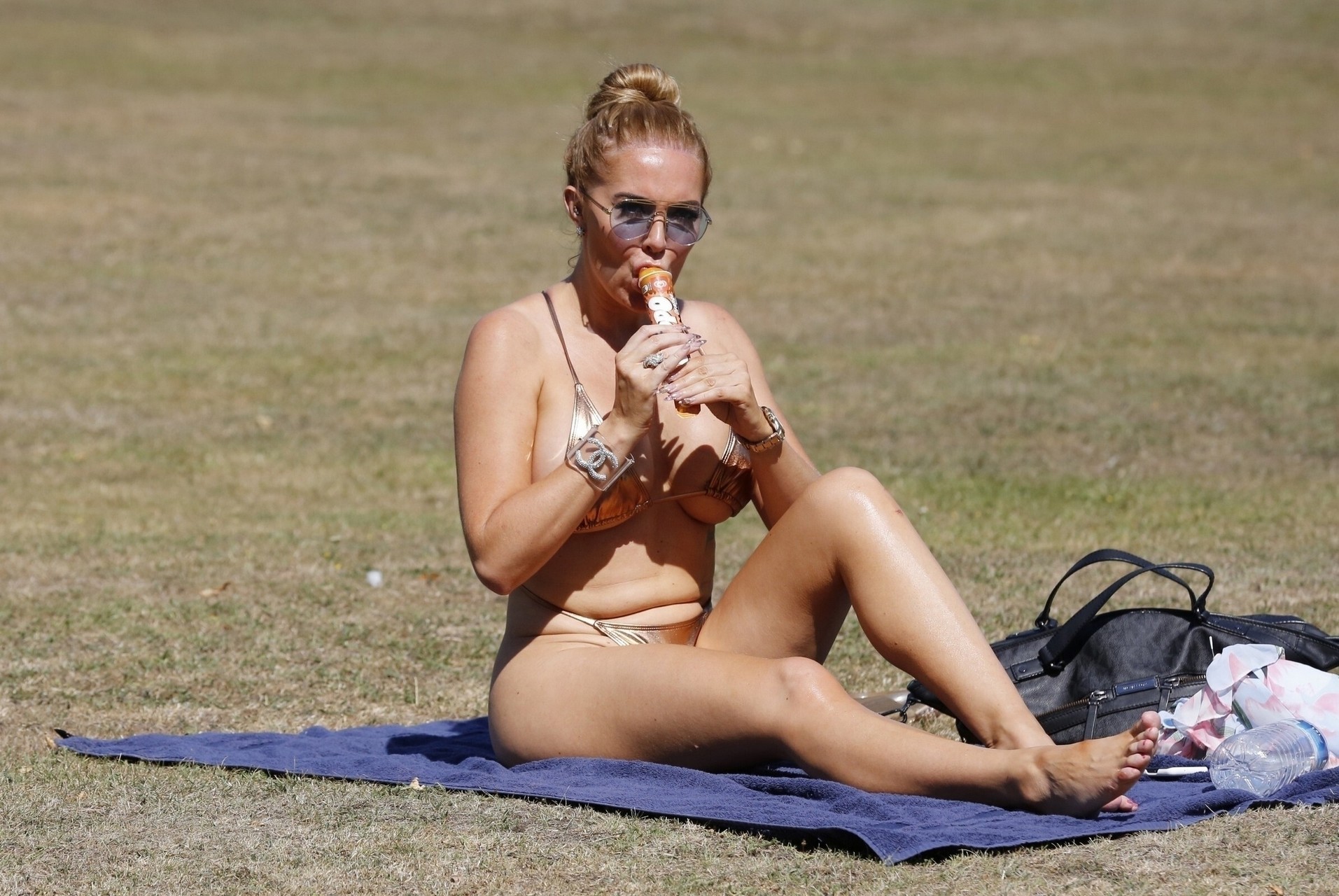 aisleyne-horgan-wallace-covered-nakedness-on-the-beach-thefappening-cfd-8 aisleyne horgan wallace covered nakedness on the beach thefappening cfd 8