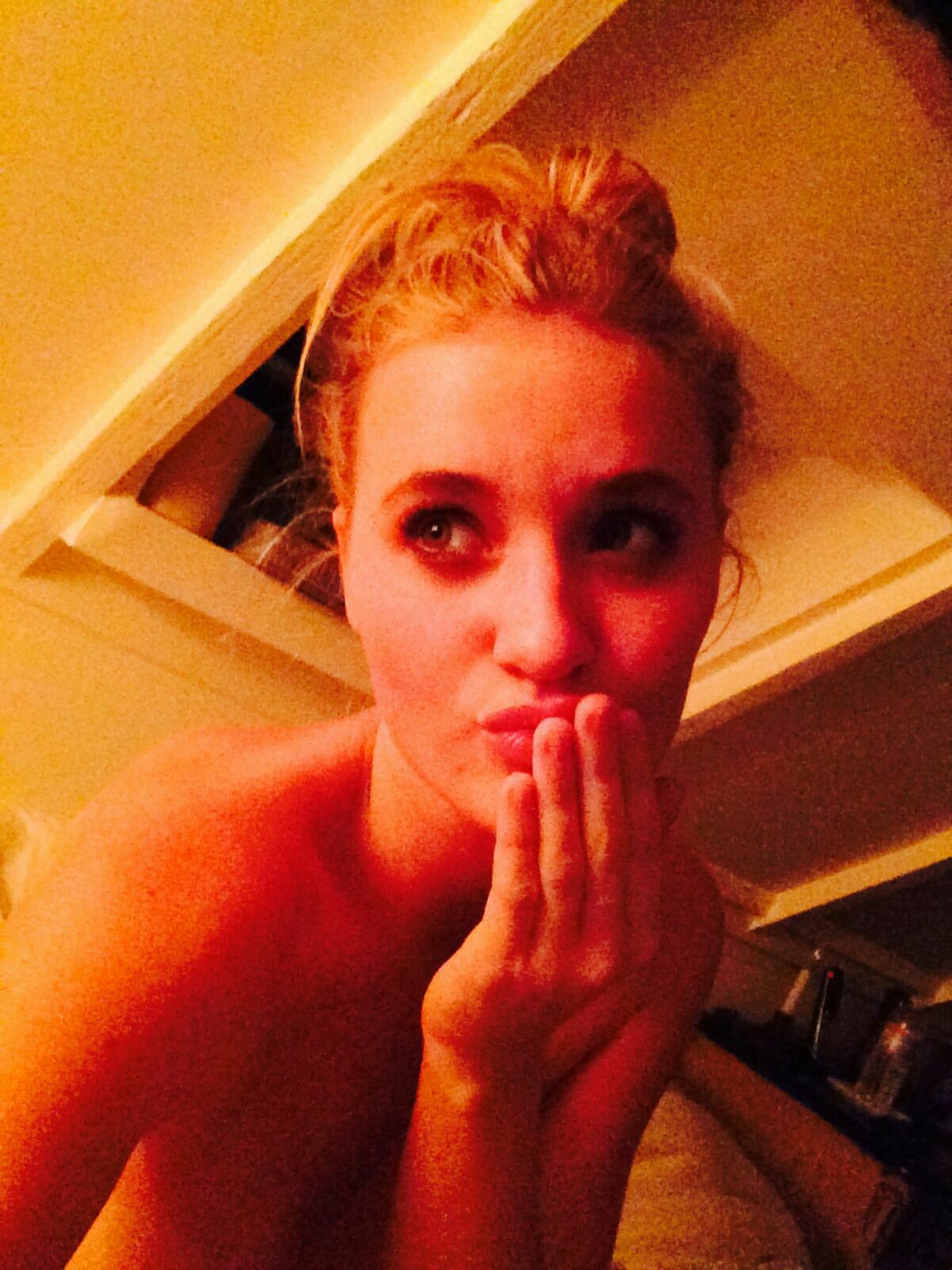 aj-michalka-nude-leaked-fappening-14 AJ-Michalka-Nude-Leaked-Fappening-14