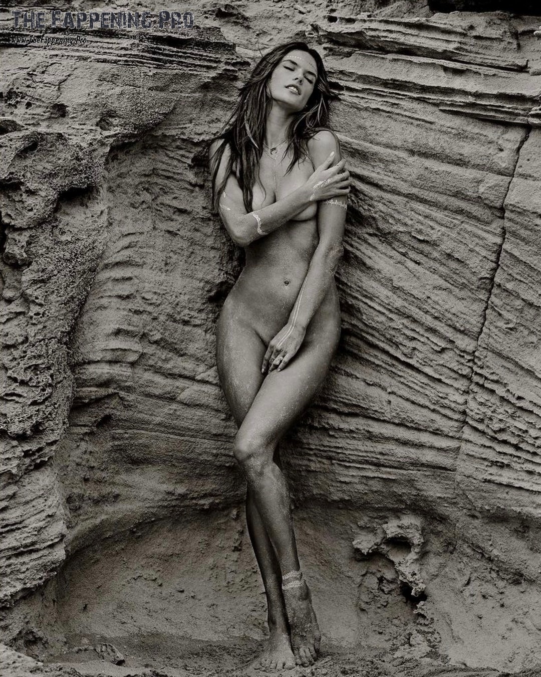 alessandra-ambrosio-nude-thefappening-cfd-4-1 Alessandra Ambrosio Nude In Earth Day