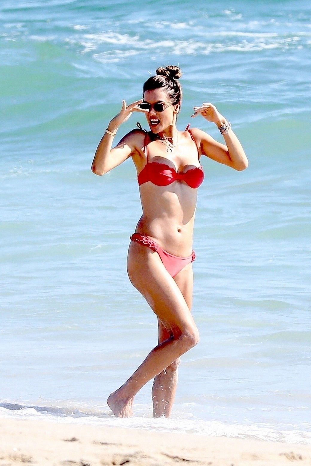 alessandra-ambrosio-sexy-ass-and-her-busty-girlfriend-thefappening-pro-7 alessandra ambrosio sexy ass and her busty girlfriend thefappening pro 7