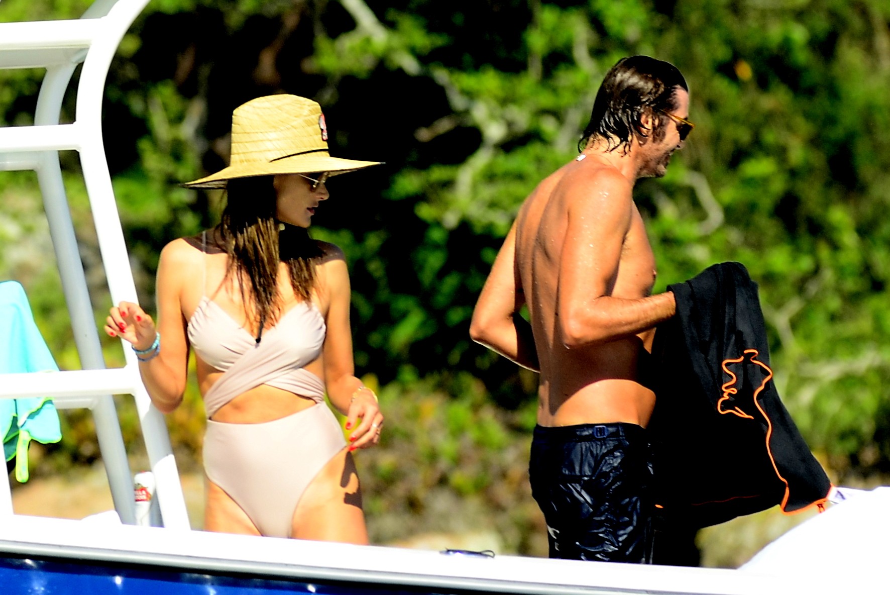 alessandra-ambrosio-sexy-ass-thefappening-cfd-17 alessandra ambrosio sexy ass thefappening cfd 17