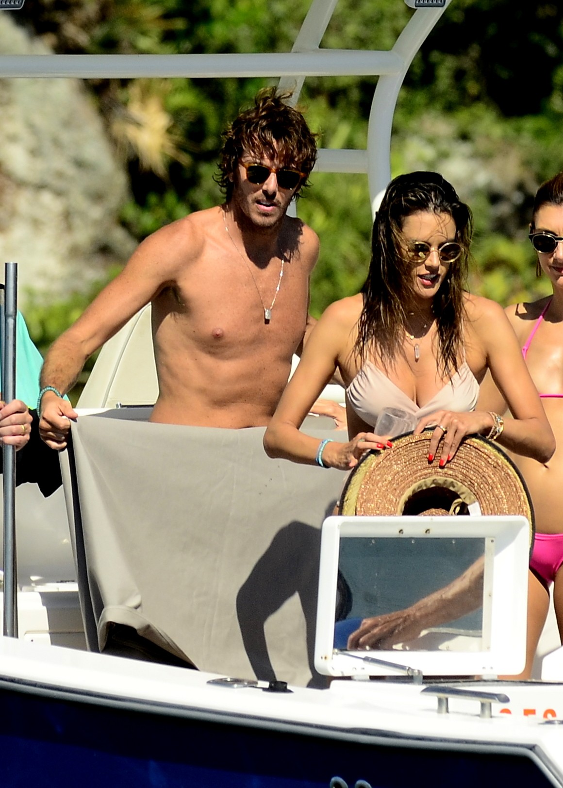 alessandra-ambrosio-sexy-ass-thefappening-cfd-18 alessandra ambrosio sexy ass thefappening cfd 18