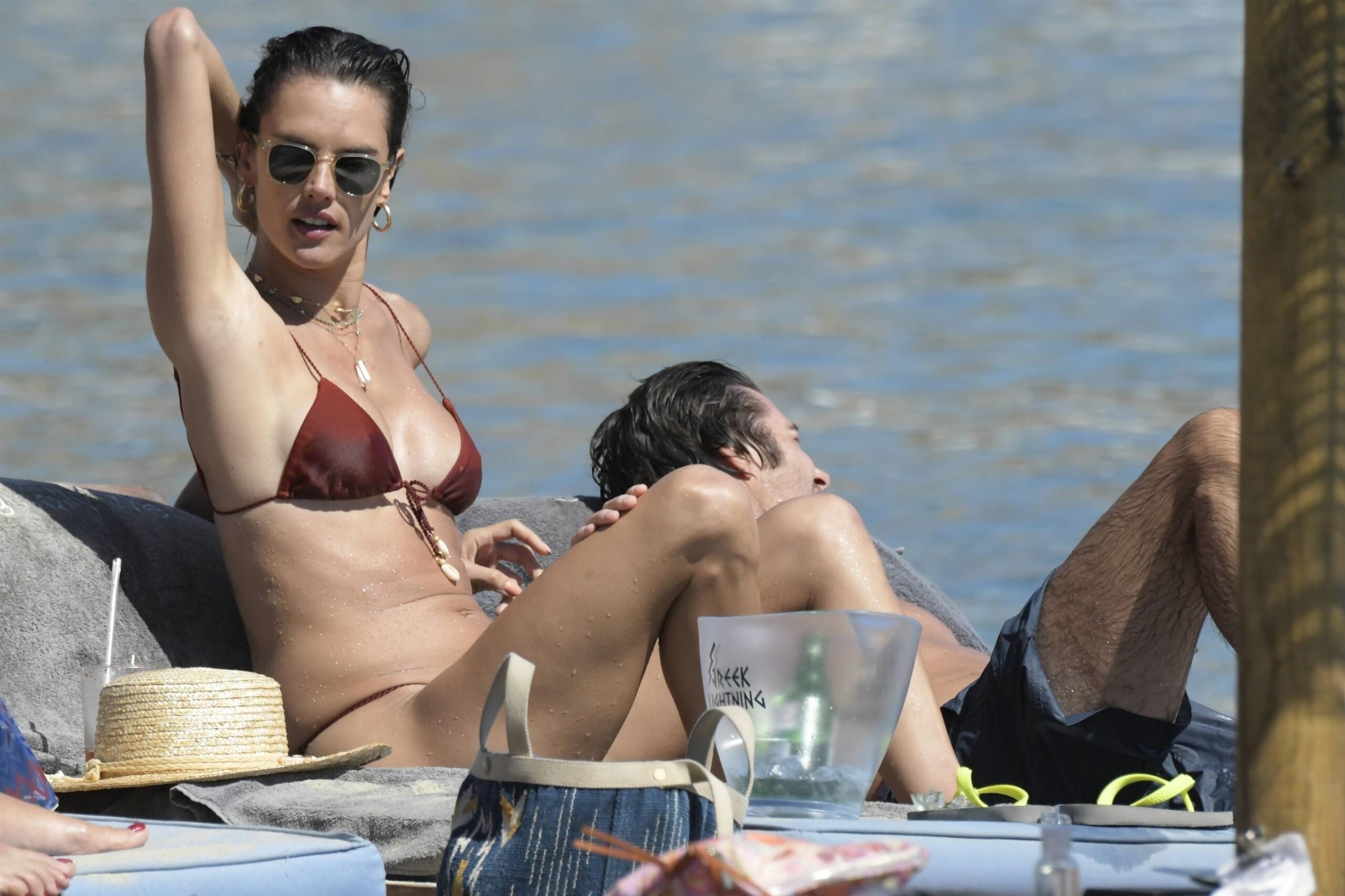 alessandra-ambrosio-sexy-bikini-31 alessandra ambrosio sexy bikini 31 scaled