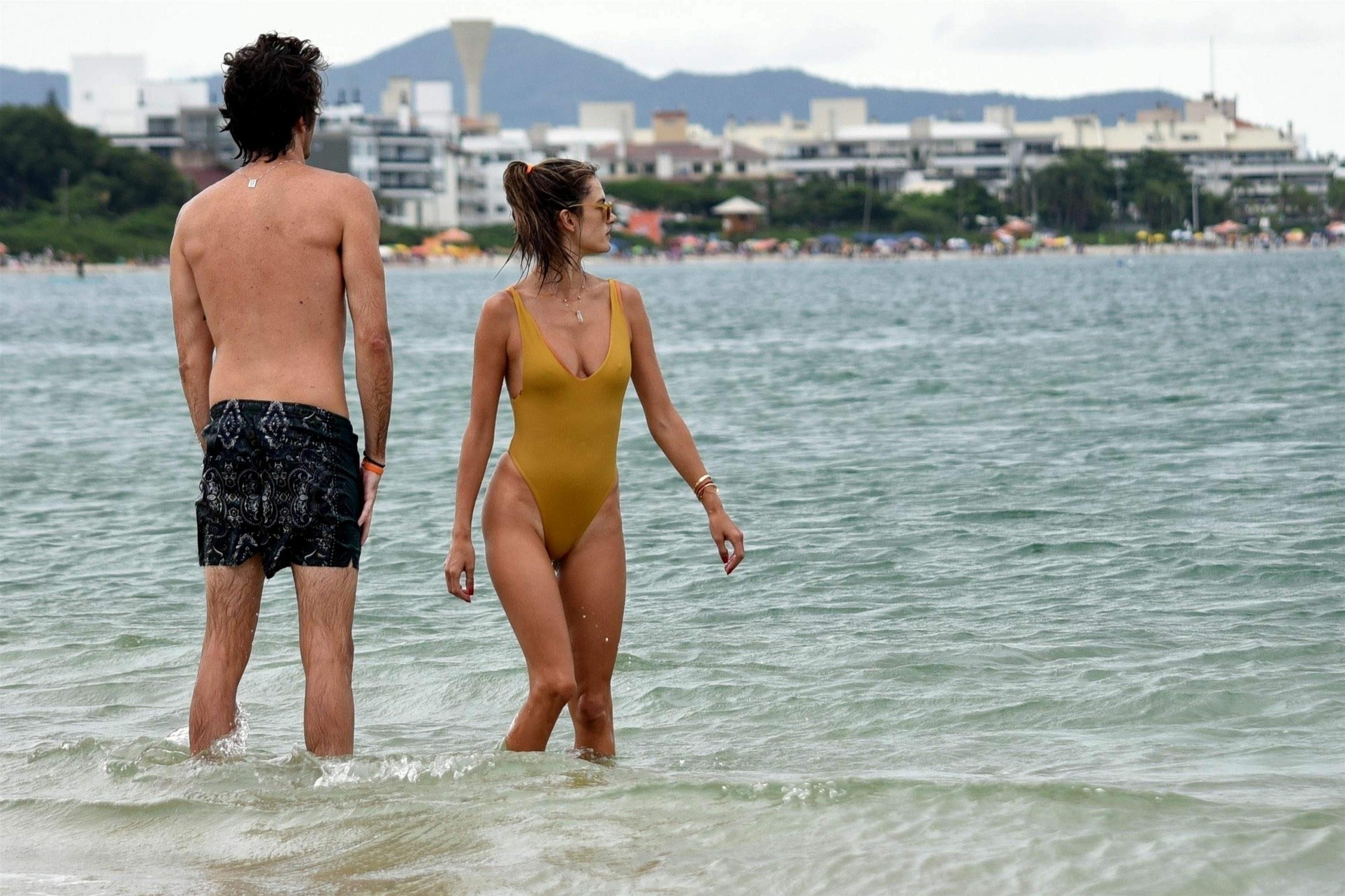alessandra-ambrosio-sexy-bikini-ass-14 alessandra ambrosio sexy bikini ass 14