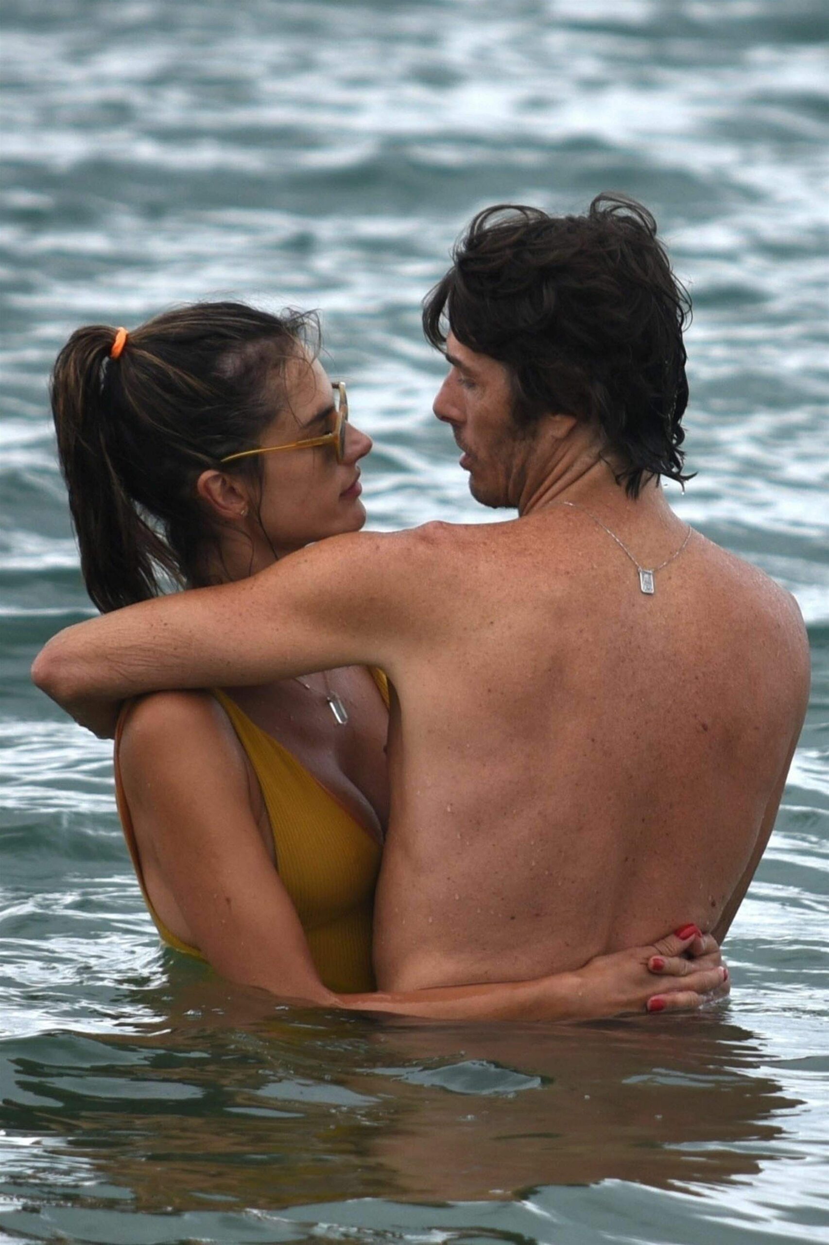 alessandra-ambrosio-sexy-bikini-ass-33 alessandra ambrosio sexy bikini ass 33 scaled