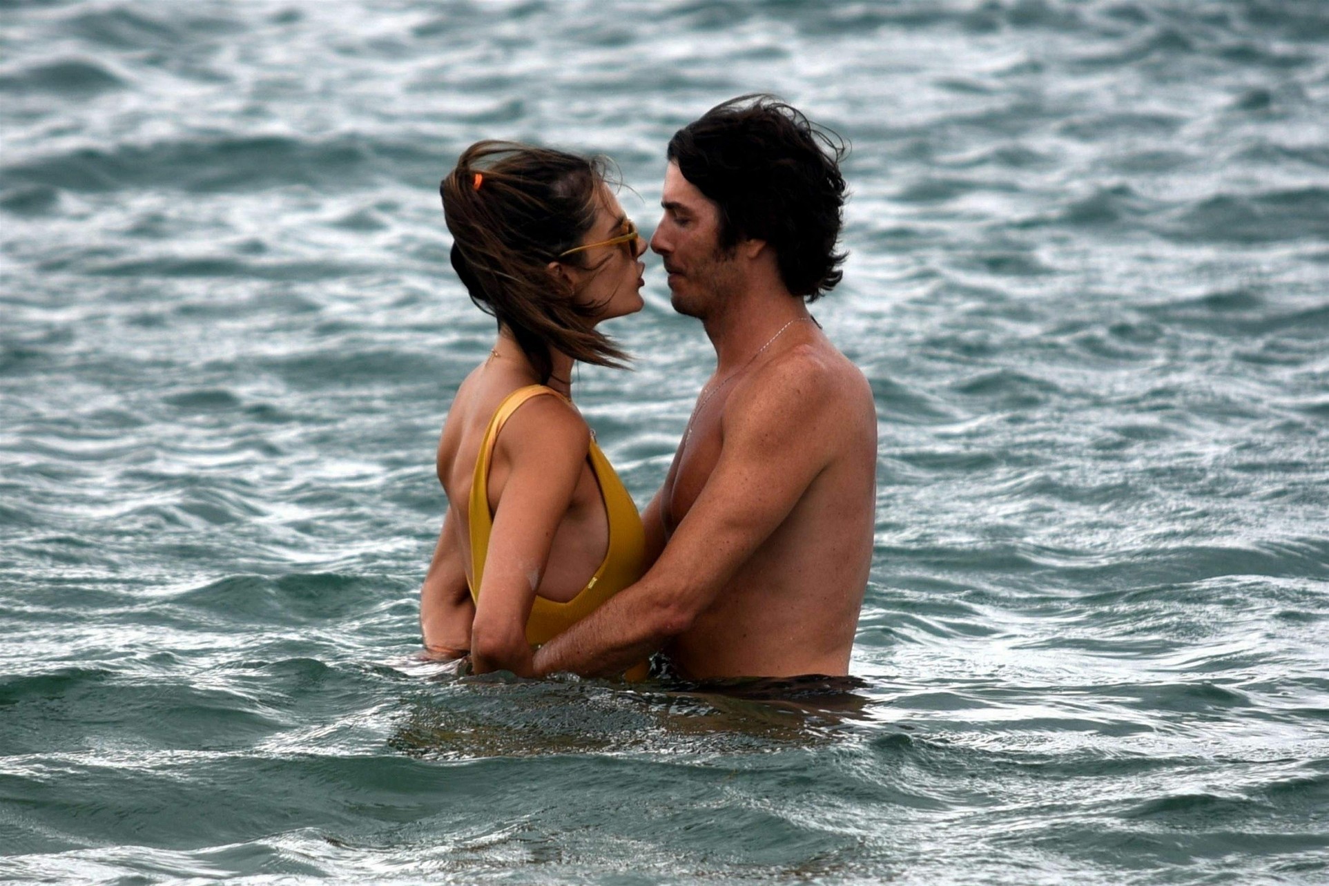 alessandra-ambrosio-sexy-bikini-ass-42 alessandra ambrosio sexy bikini ass 42