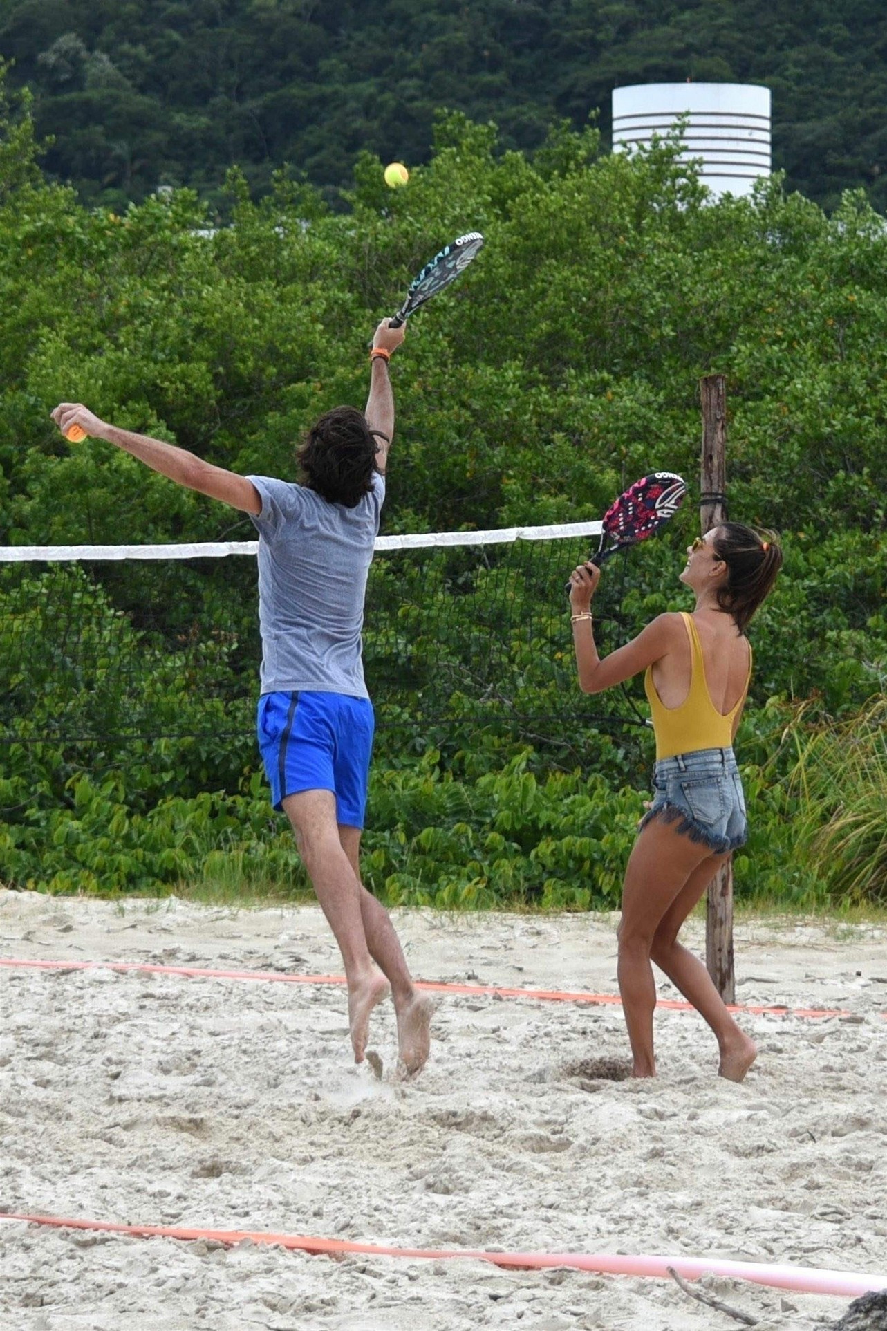 alessandra-ambrosio-sexy-bikini-ass-52 alessandra ambrosio sexy bikini ass 52