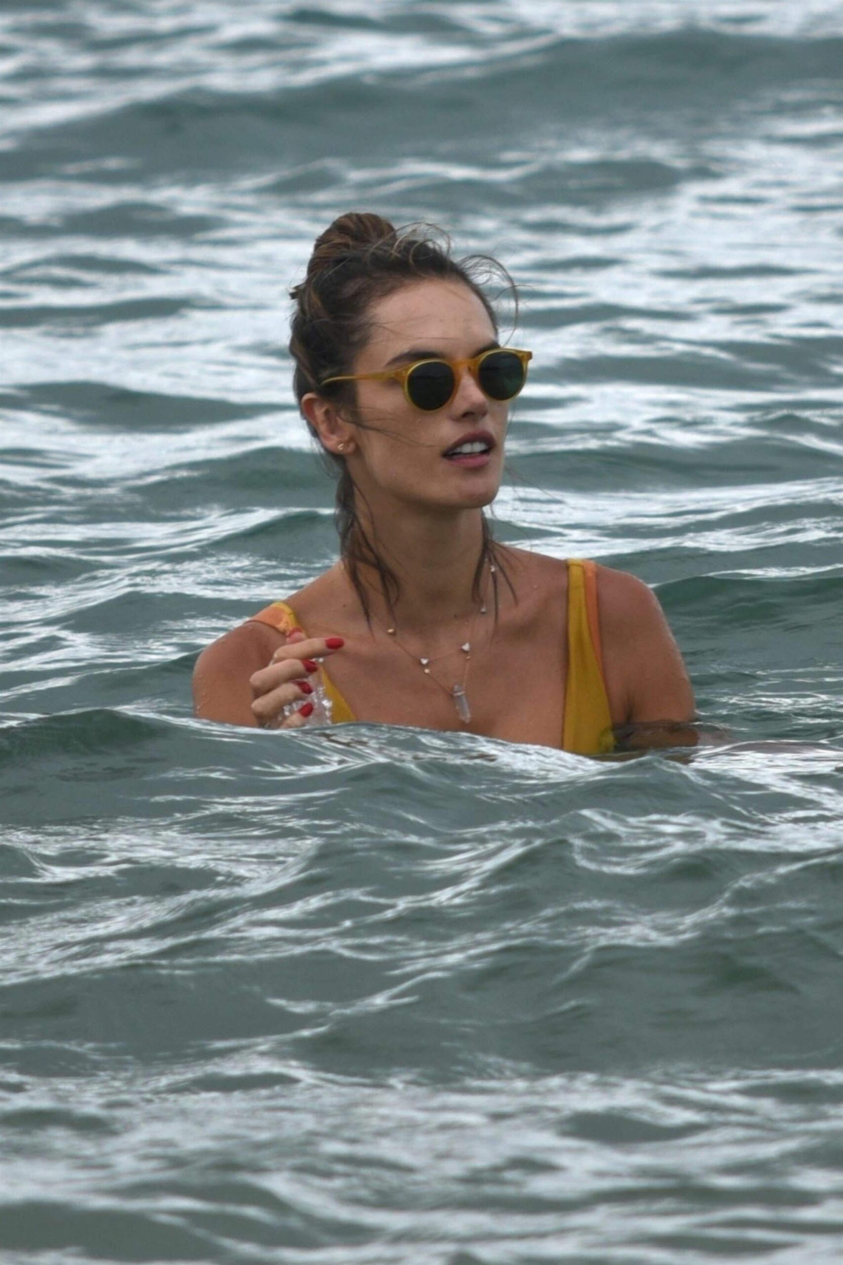 alessandra-ambrosio-sexy-bikini-ass-57 alessandra ambrosio sexy bikini ass 57 scaled