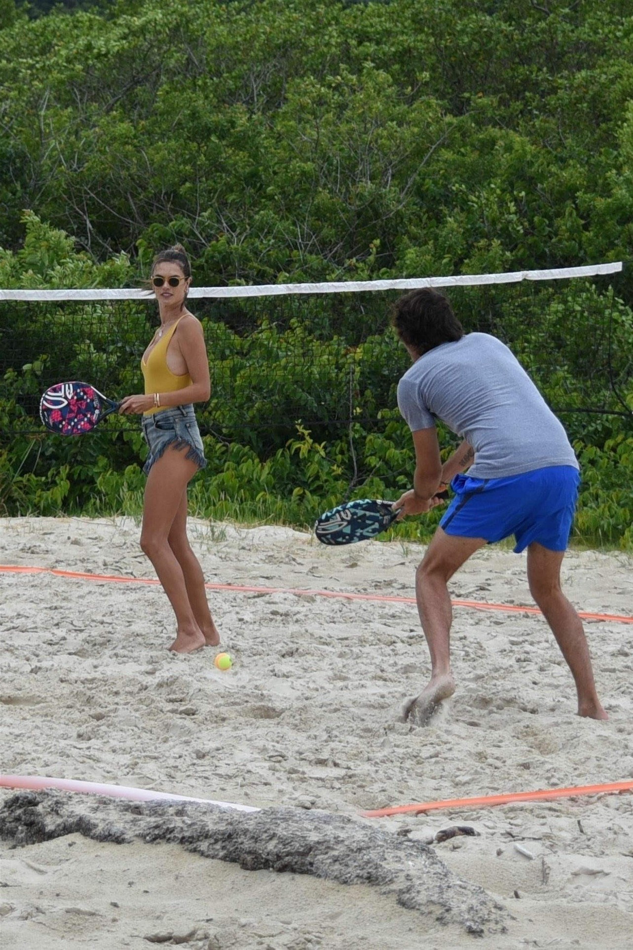 alessandra-ambrosio-sexy-bikini-ass-61 alessandra ambrosio sexy bikini ass 61