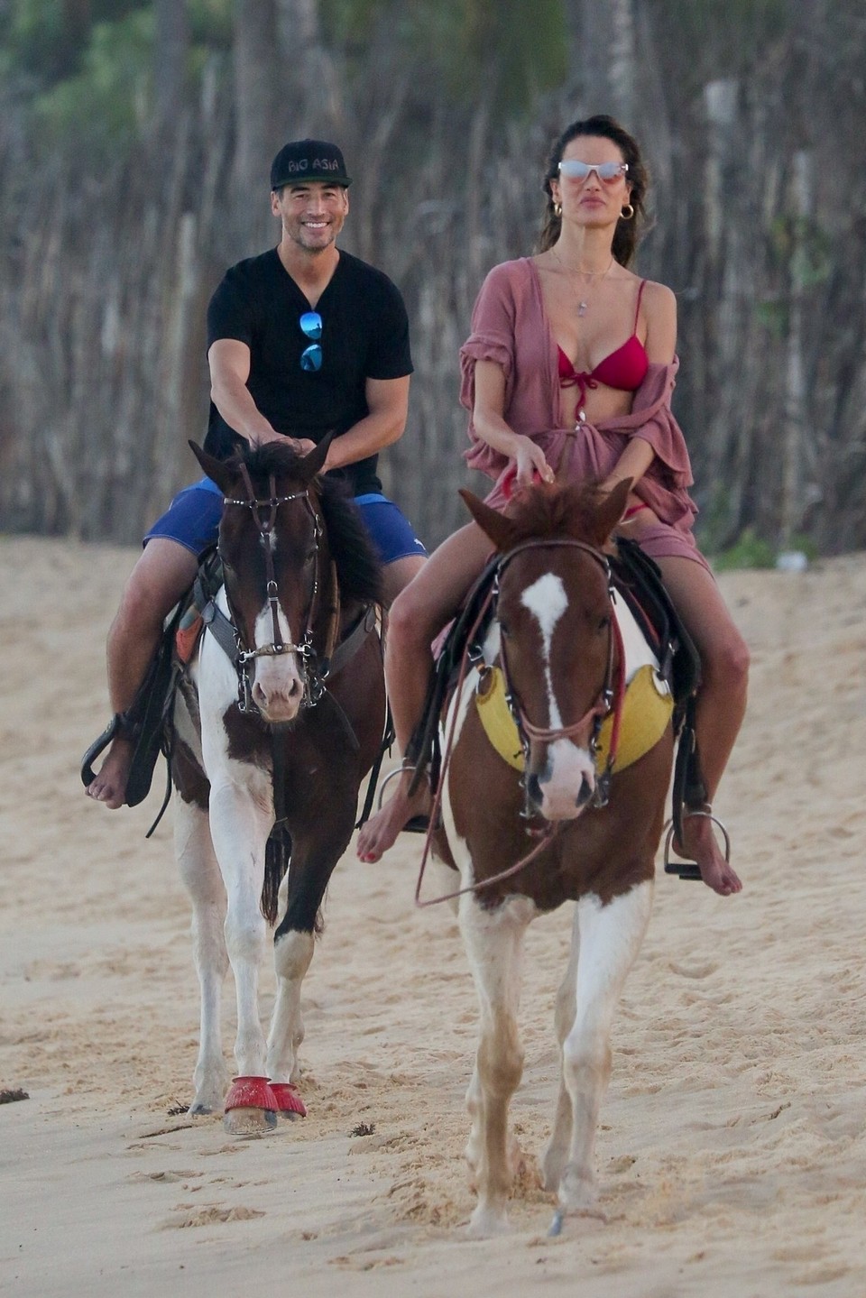 alessandra-ambrosio-sexy-on-a-horse-thefappening-cfd-1 alessandra ambrosio sexy on a horse thefappening cfd 1