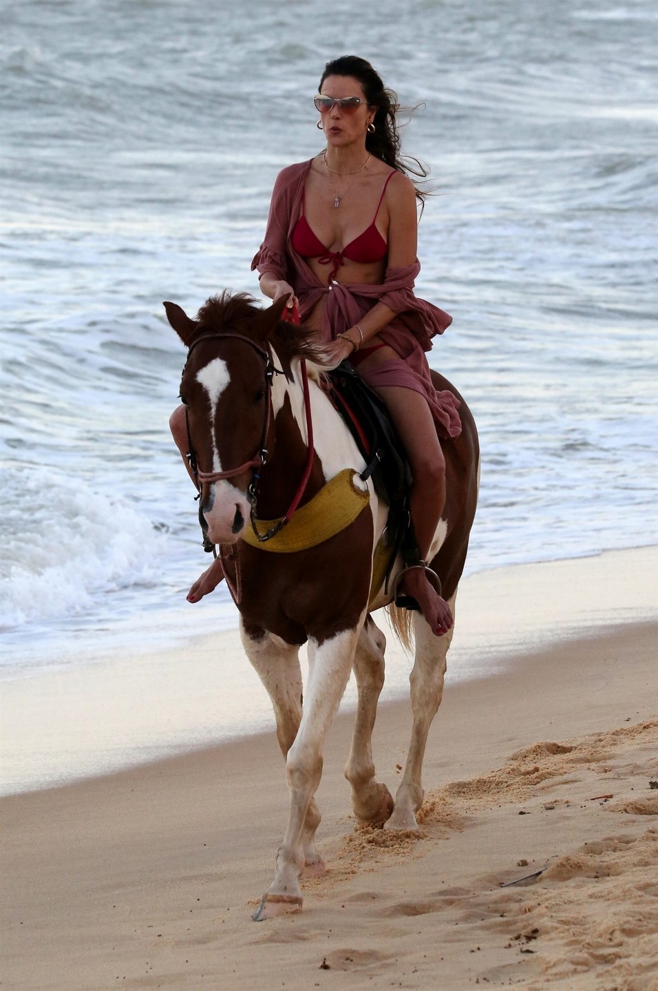 alessandra-ambrosio-sexy-on-a-horse-thefappening-cfd-11 alessandra ambrosio sexy on a horse thefappening cfd 11