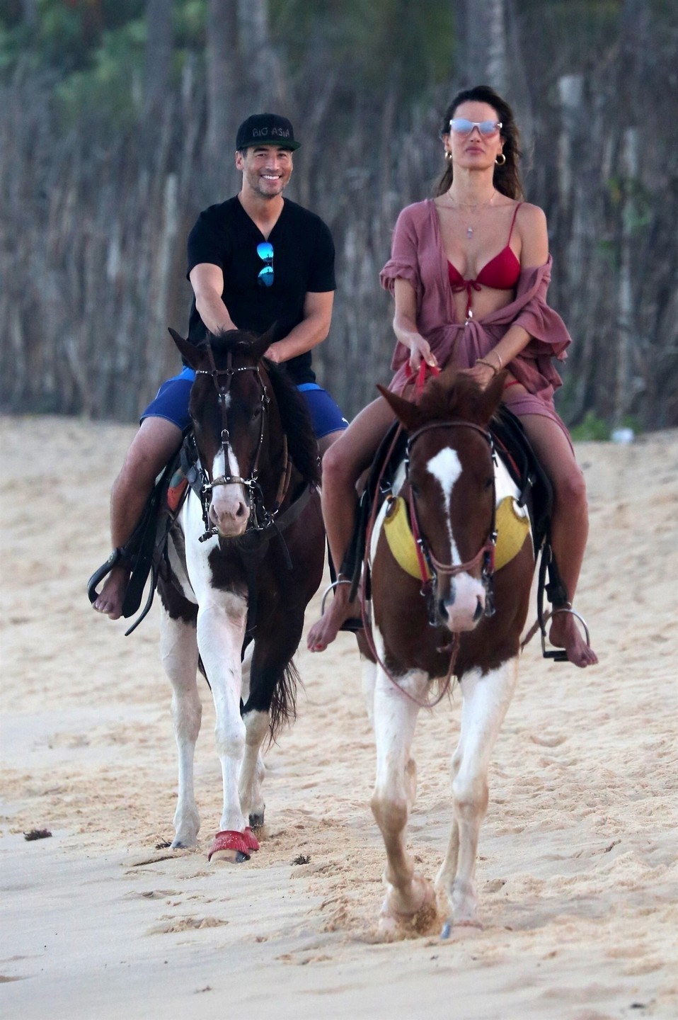 alessandra-ambrosio-sexy-on-a-horse-thefappening-cfd-20 alessandra ambrosio sexy on a horse thefappening cfd 20