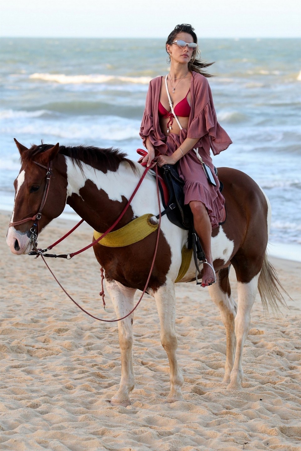alessandra-ambrosio-sexy-on-a-horse-thefappening-cfd-6 alessandra ambrosio sexy on a horse thefappening cfd 6