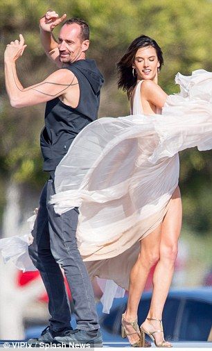 Alessandra-Ambrosio-Sexy-Photos-6