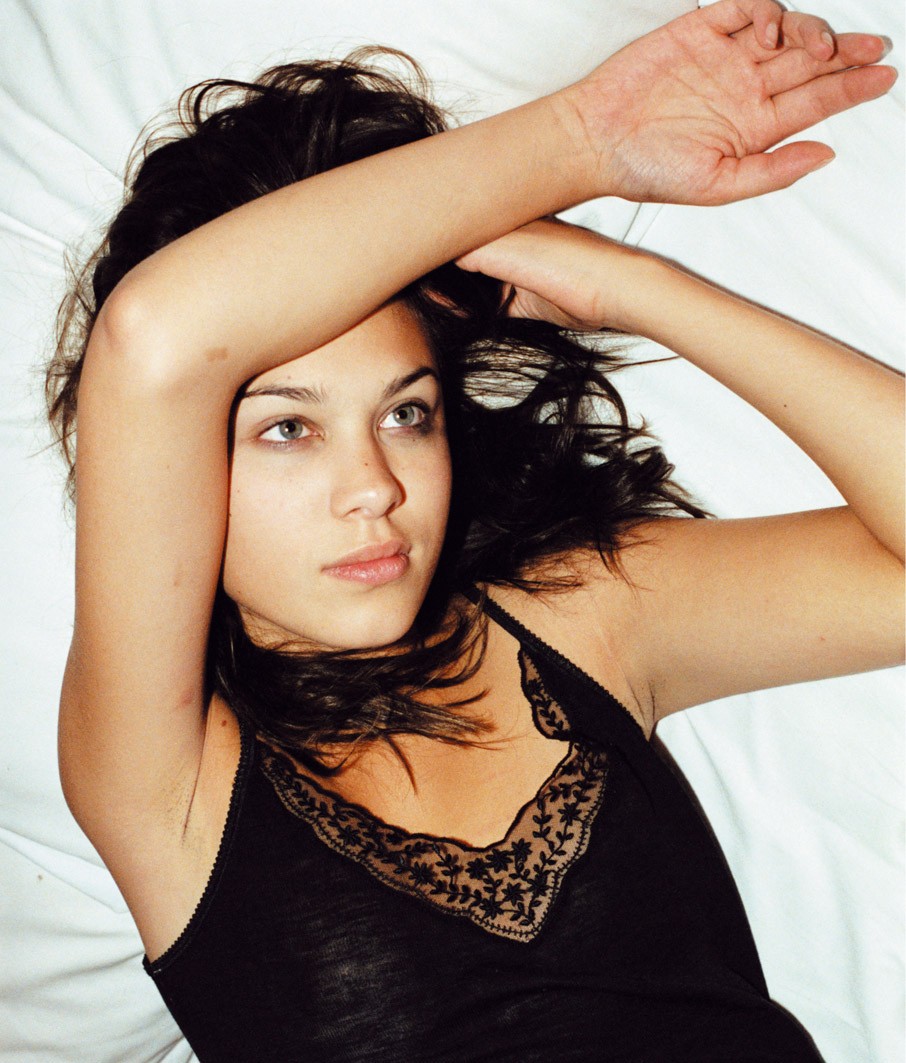 alexa-chung-leaked-private-1 alexa chung leaked private 1