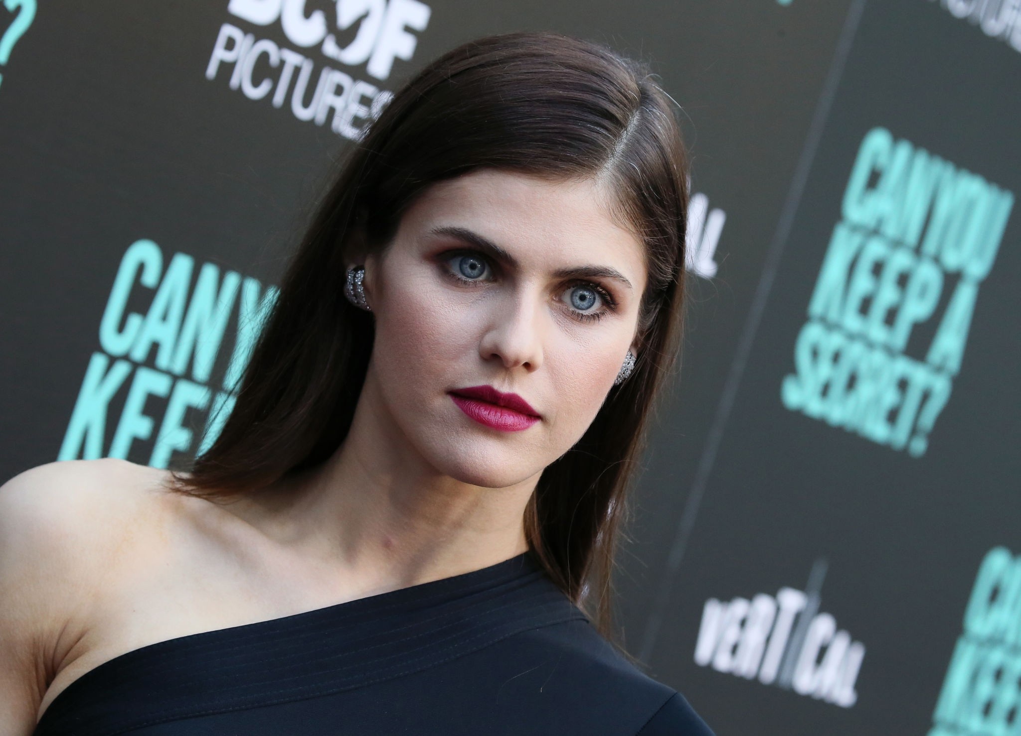 alexandra daddario sexy can you keep a secret 14