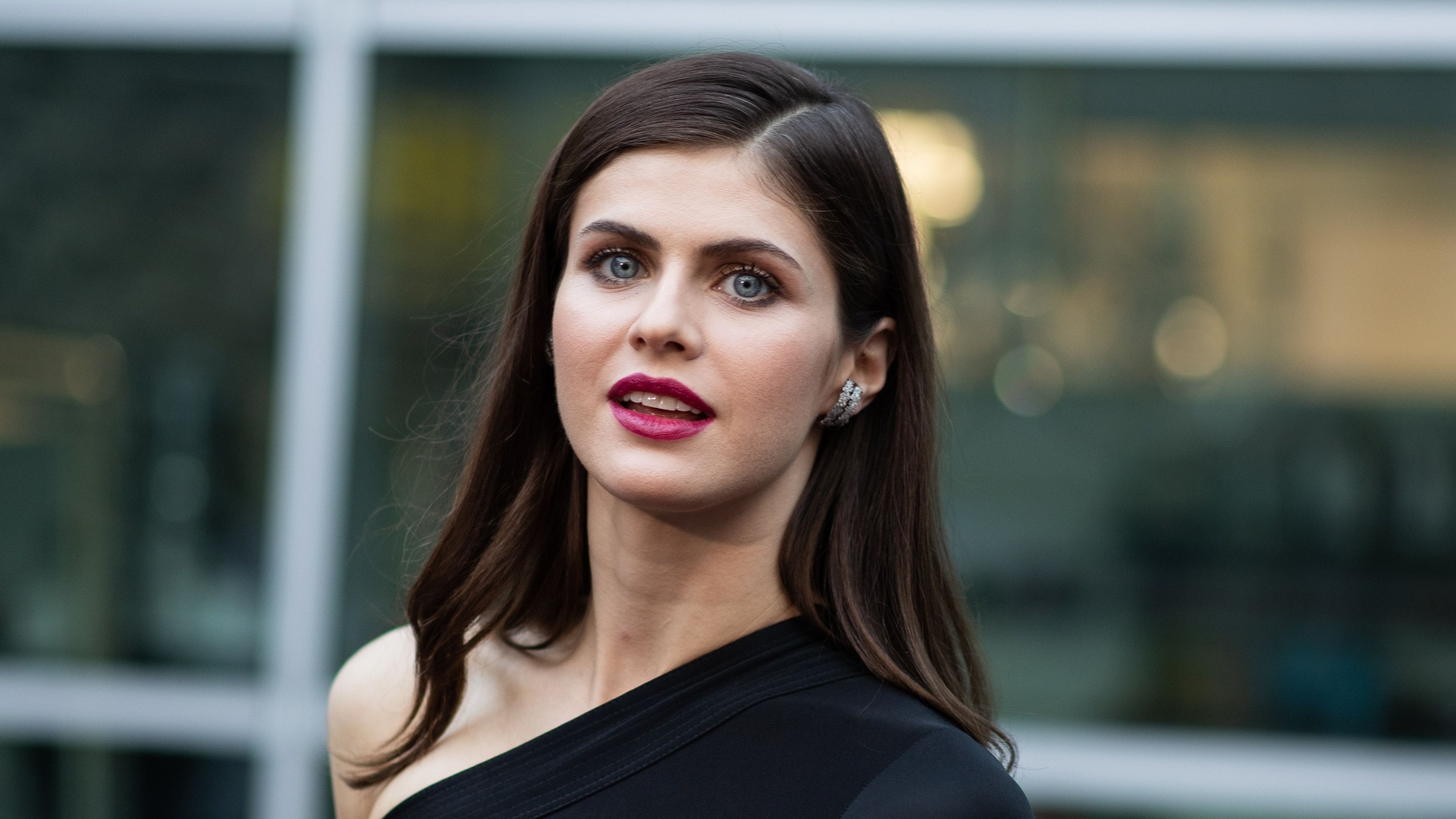 alexandra daddario sexy can you keep a secret 57
