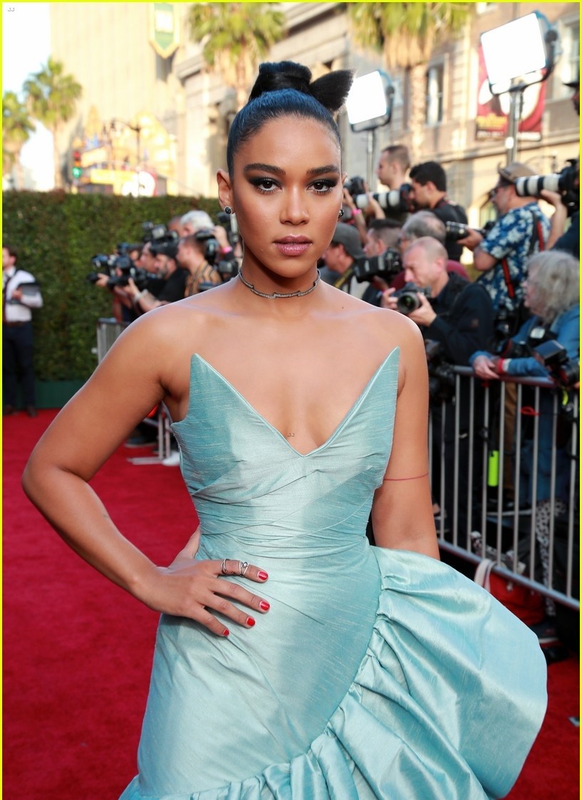 alexandra-shipp-dark-phoenix-premiere-10 Alexandra Shipp Dark Phoenix Premiere
