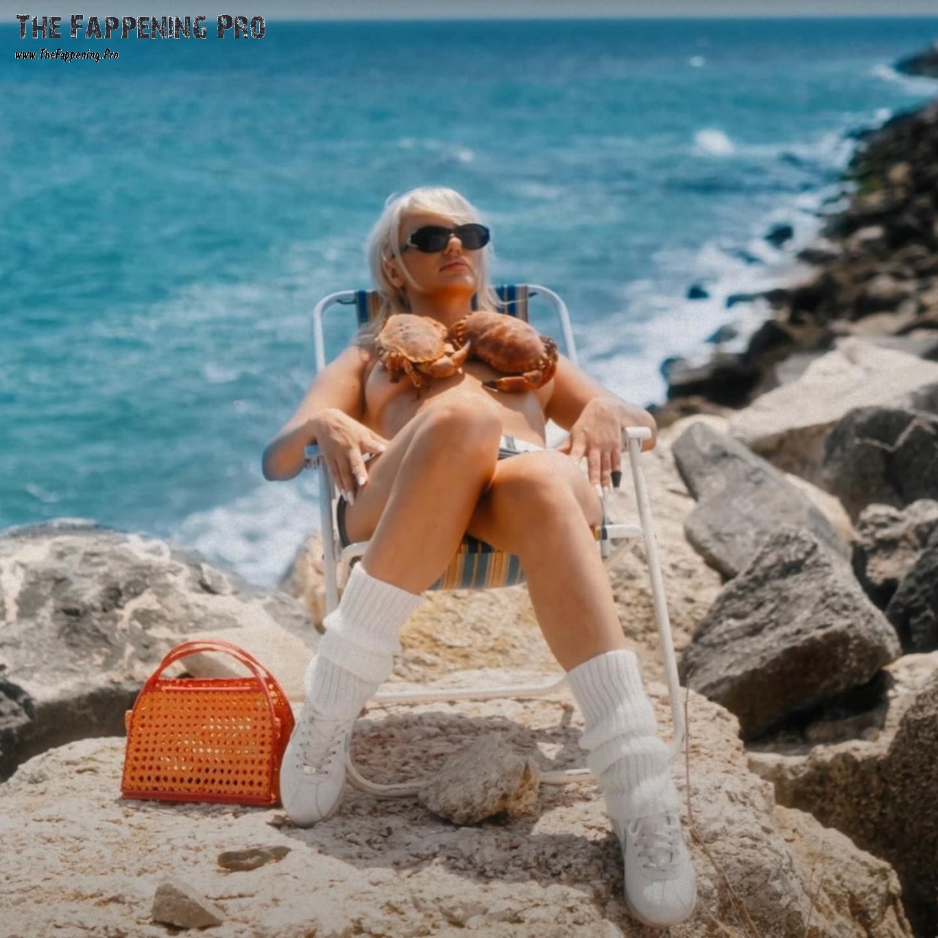 alexandra-stan-topless-thefappening-cfd-9 Alexandra Stan Sexy