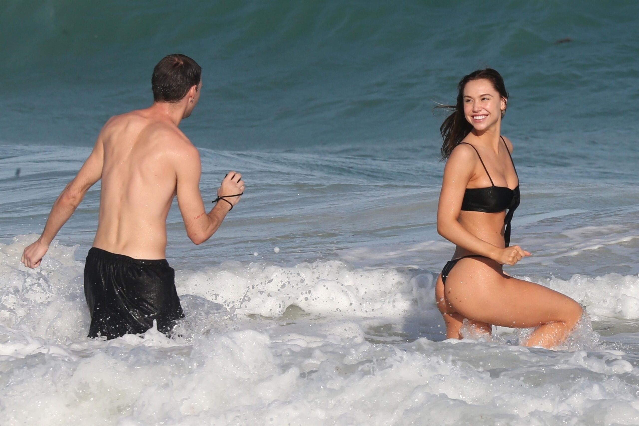 alexis-ren-sexy-bikini-ass-37 alexis ren sexy bikini ass 37 scaled