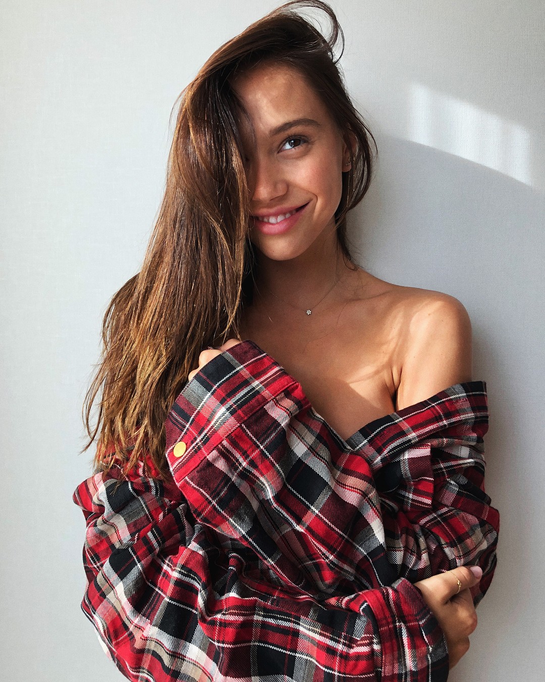alexis-ren-topless-sexy-11 alexis ren topless sexy 11