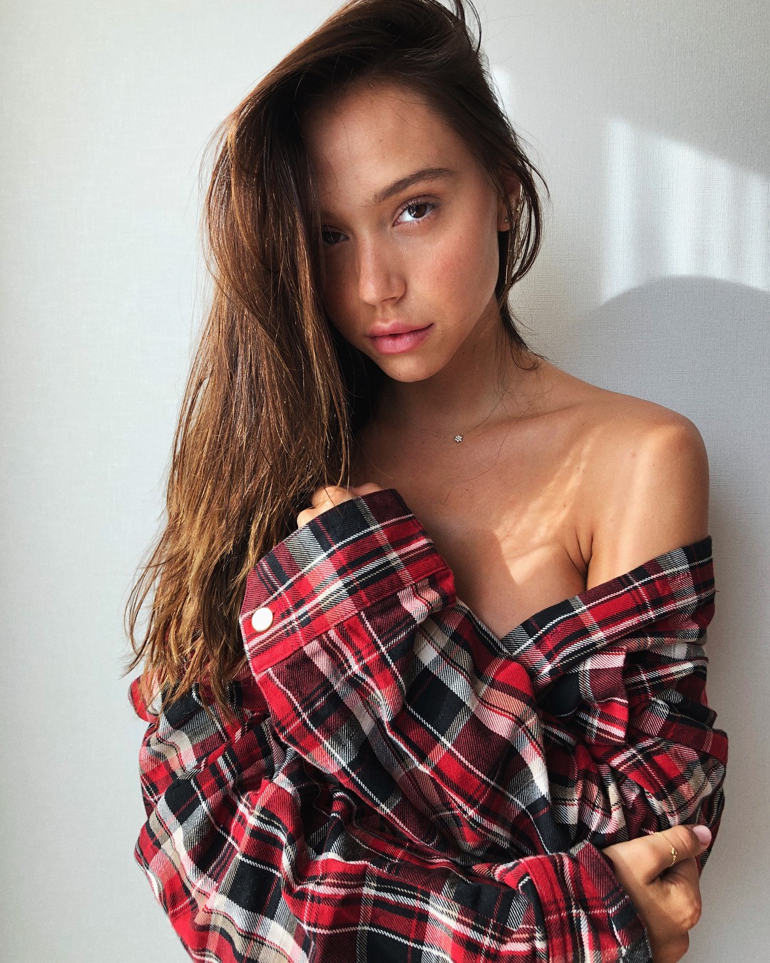 alexis-ren-topless-sexy-13 alexis ren topless sexy 13