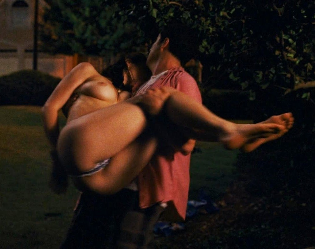 ali-cobrin-naked-in-american-reunion-thefappening-cfd-3 Ali Cobrin Barefoot In American Reunion