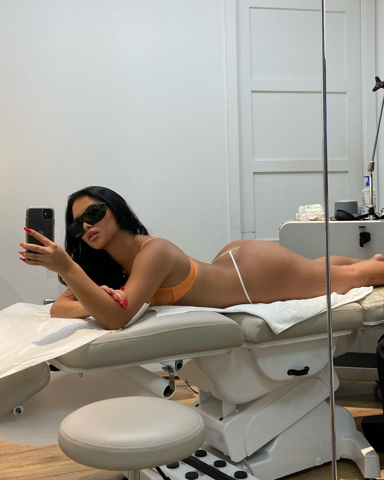 Aliana Mawla Laset Depilation