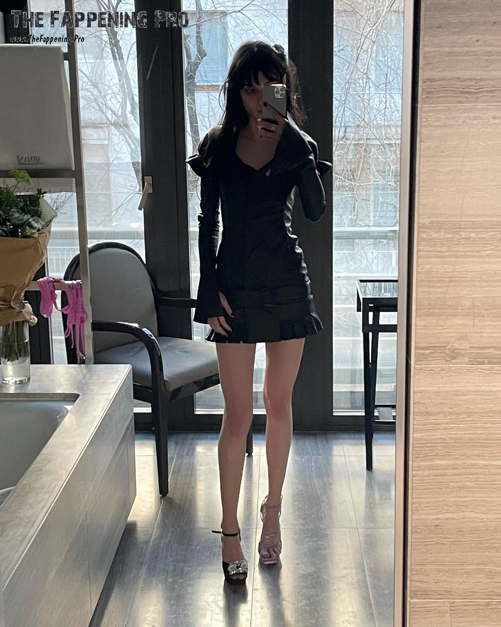 alice-pagani-leggy-thefappening-cfd-11 Alice Pagani Leggy On Selfie