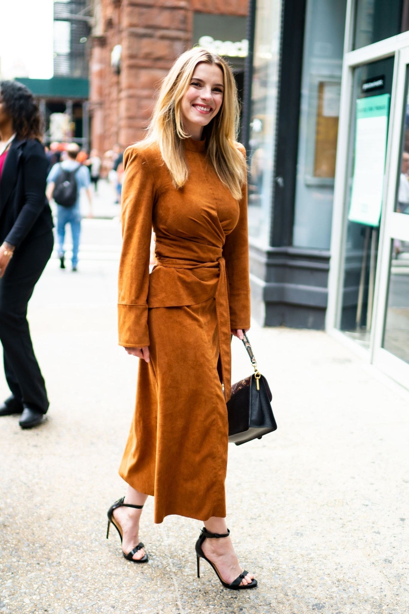 alison-brie-and-betty-gilpin-sexy-thefappening-cfd-32 Betty Gilpin Arrived in NY