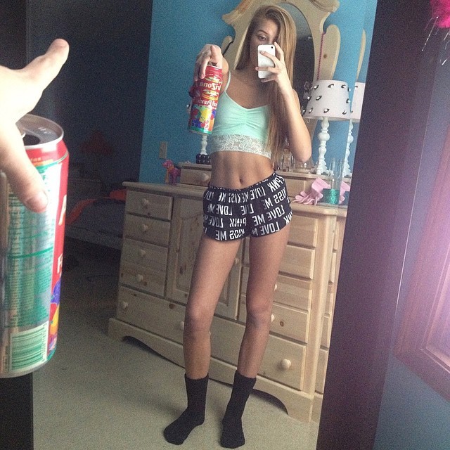 alissa-violet-sexy-thefappening-cfd-19 Alissa Violet Fappening Selfie