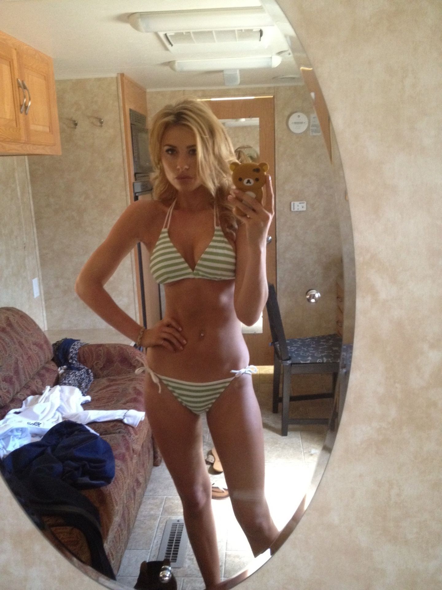 aly-michalka-private-exhibited-hot-pics-3 aly michalka private exhibited hot pics 3