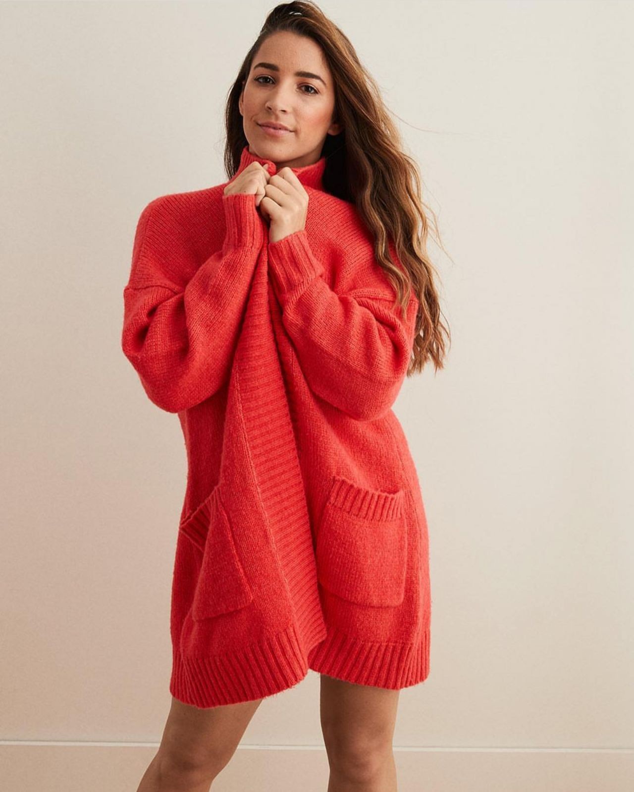 aly-raisman-sexy-aerie-winter-collection-1 aly raisman sexy aerie winter collection 1