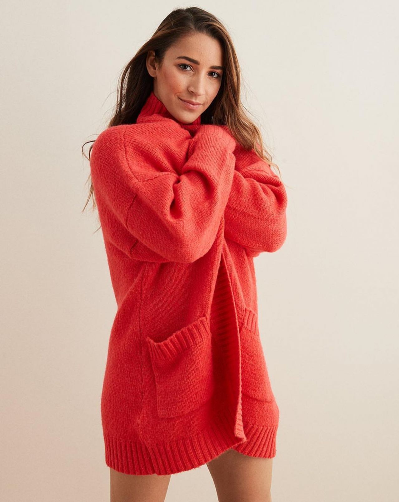 aly-raisman-sexy-aerie-winter-collection-2 aly raisman sexy aerie winter collection 2