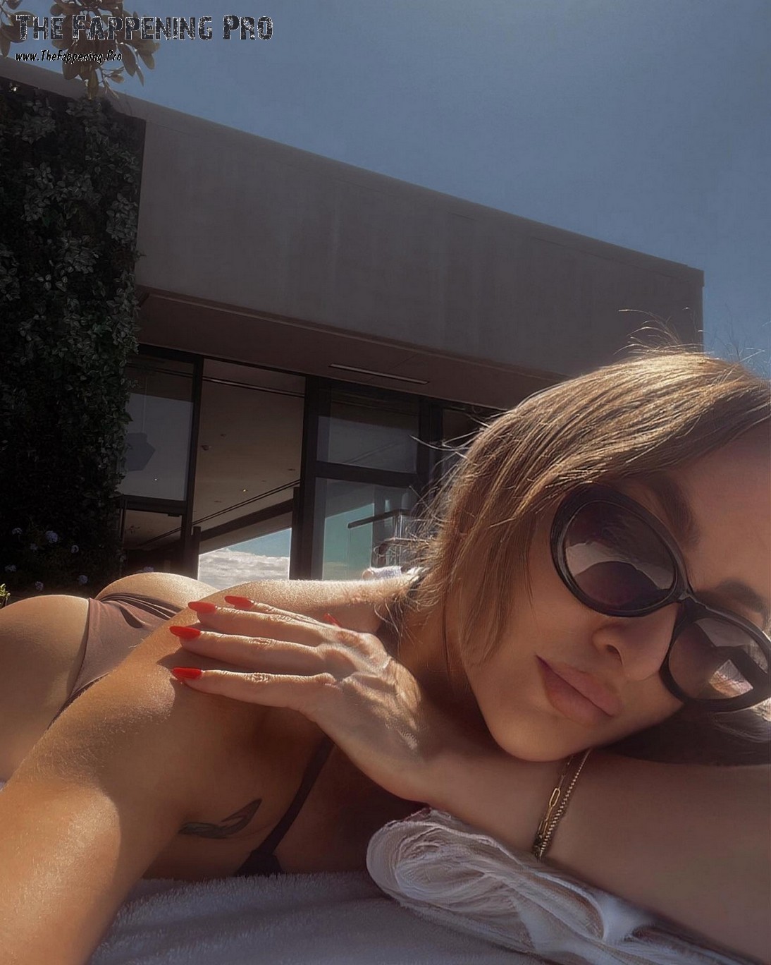 alyssa-barbara-sexy-thefappening-cfd-3 Alyssa Barbara Tits