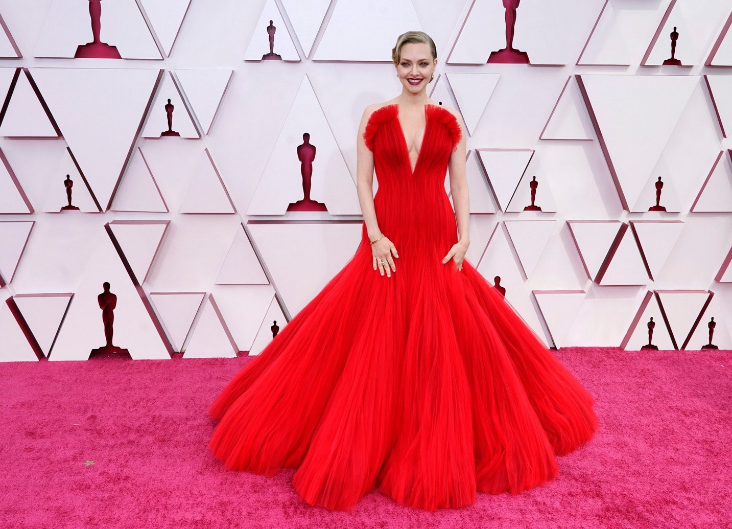 amanda-seyfried-sexy-at-academy-awards-2021-thefappening-pro-1 amanda seyfried sexy at academy awards 2021 thefappening pro 1
