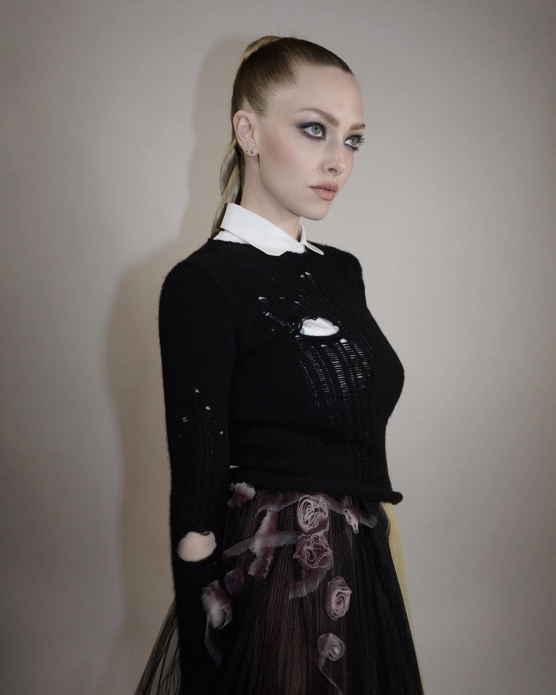 Amanda Seyfried Sexy At Netflix Que 2021