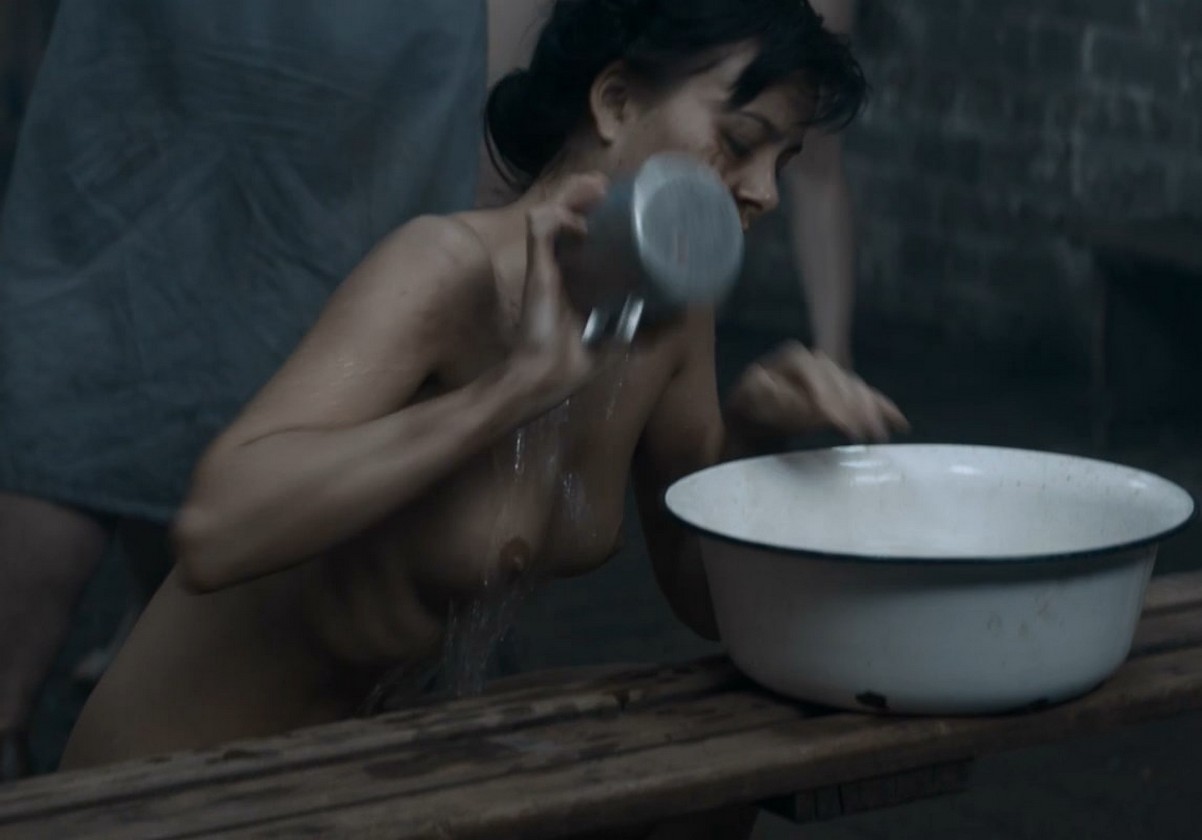 amandla-stenberg-nude-rue-from-hunger-games-thefappening-cfd-1 amandla stenberg nude rue from hunger games thefappening cfd 1