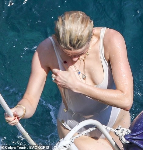 amber-heard-sexy-thefappening-cfd-38 Amber Heard Wsite Bikini