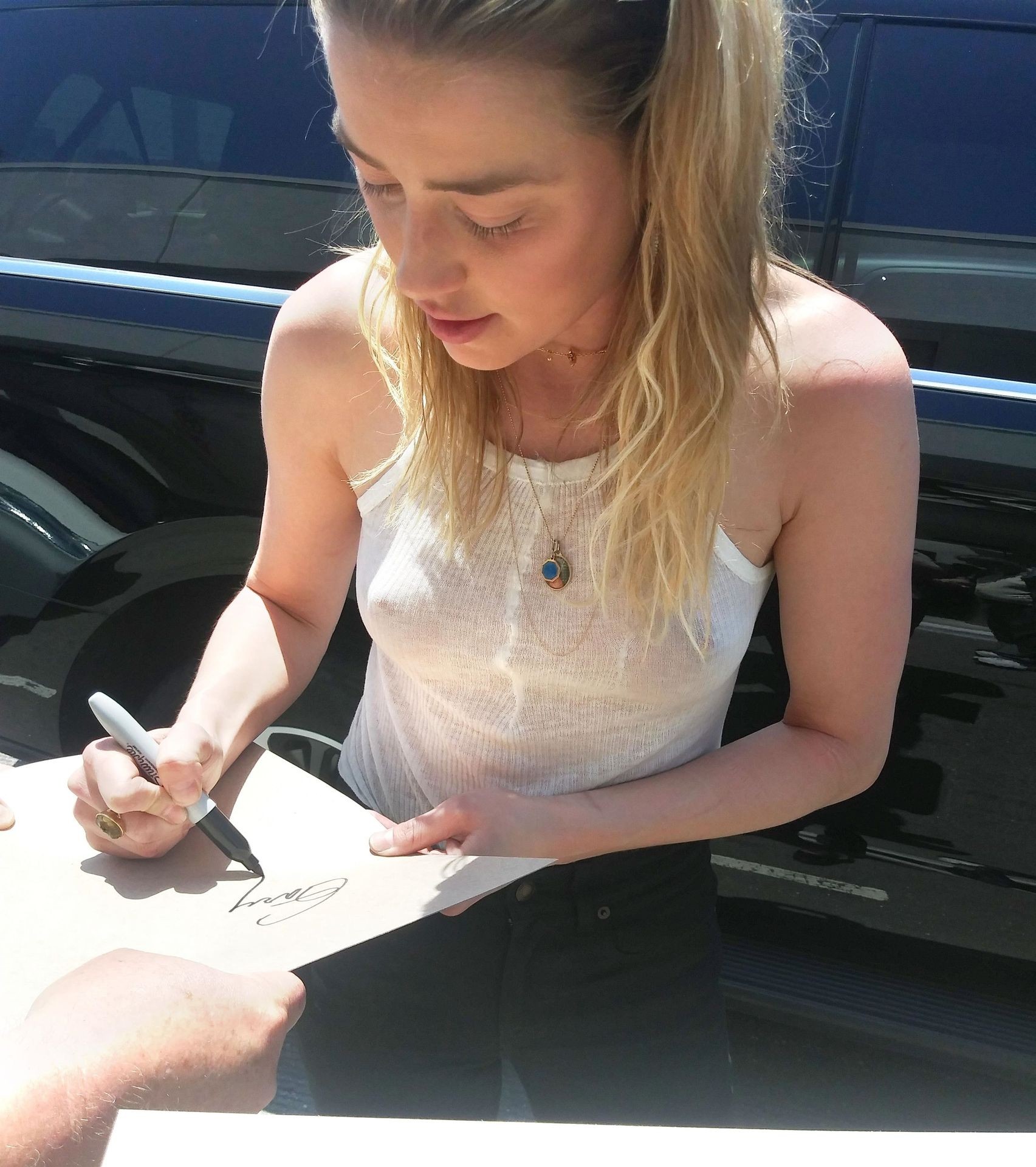 amber-heard-signed-autographs-braless-3 amber heard signed autographs braless 3