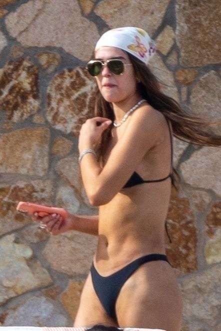 amelia-gray-hamlins-sexy-ass-in-a-tiny-bikini-thefappening-cfd-7 amelia gray hamlins sexy ass in a tiny bikini thefappening cfd 7