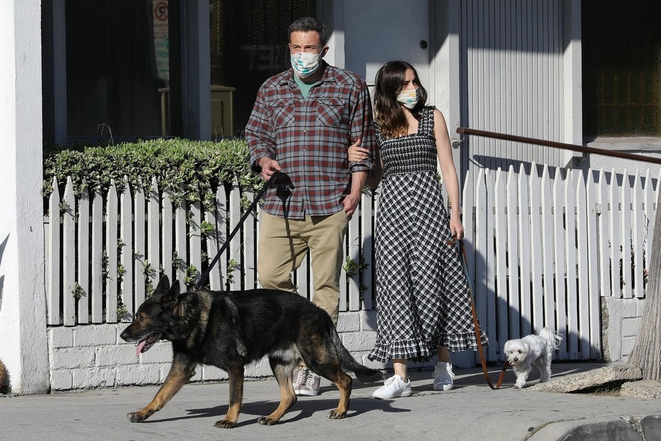ana-de-armas-and-ben-affleck-thefappening-cfd-1 ana de armas and ben affleck thefappening cfd 1